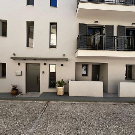 De Bosset Suites Kefalonia アルゴストリオン エクステリア 写真