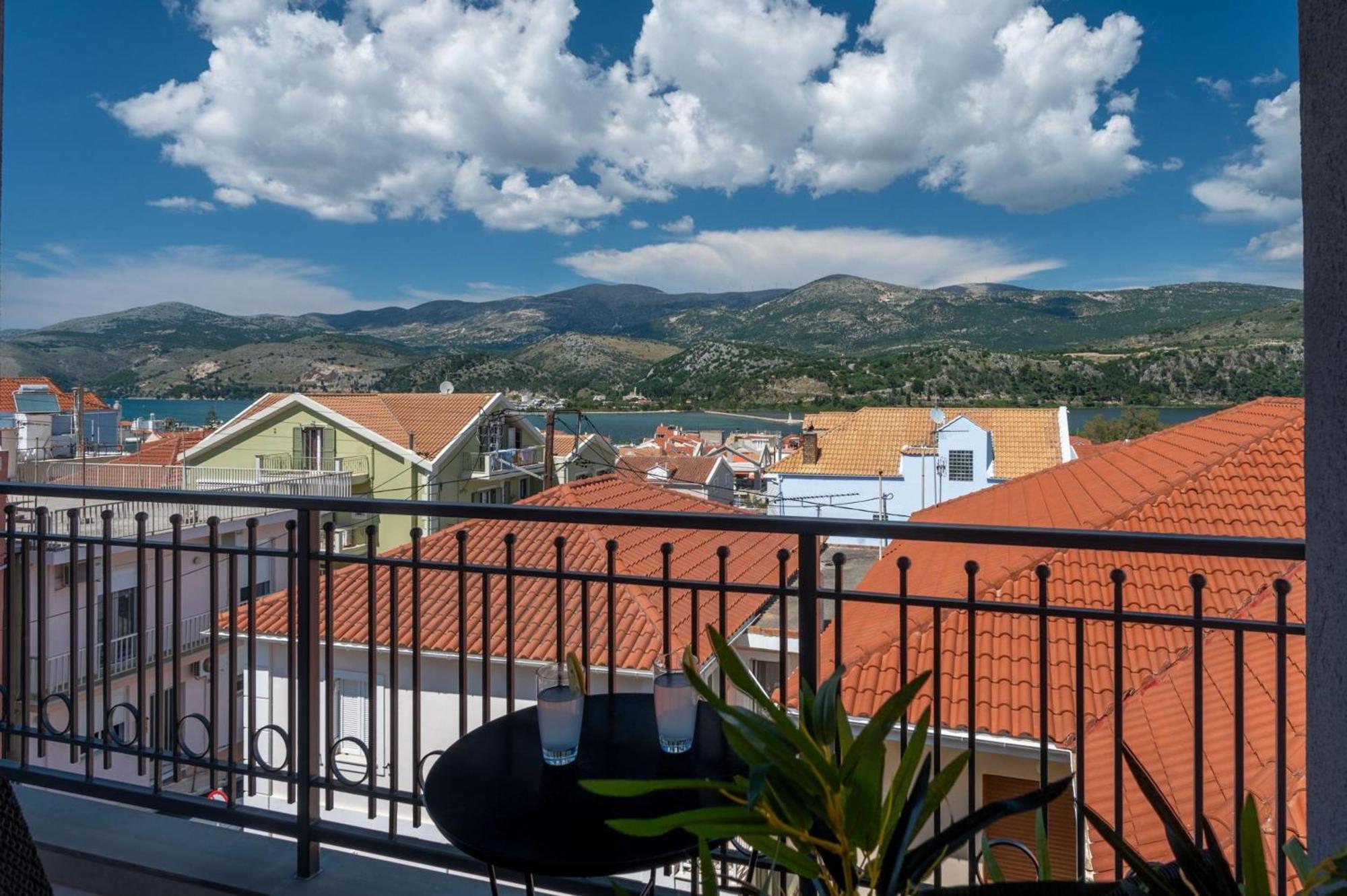 De Bosset Suites Kefalonia アルゴストリオン エクステリア 写真