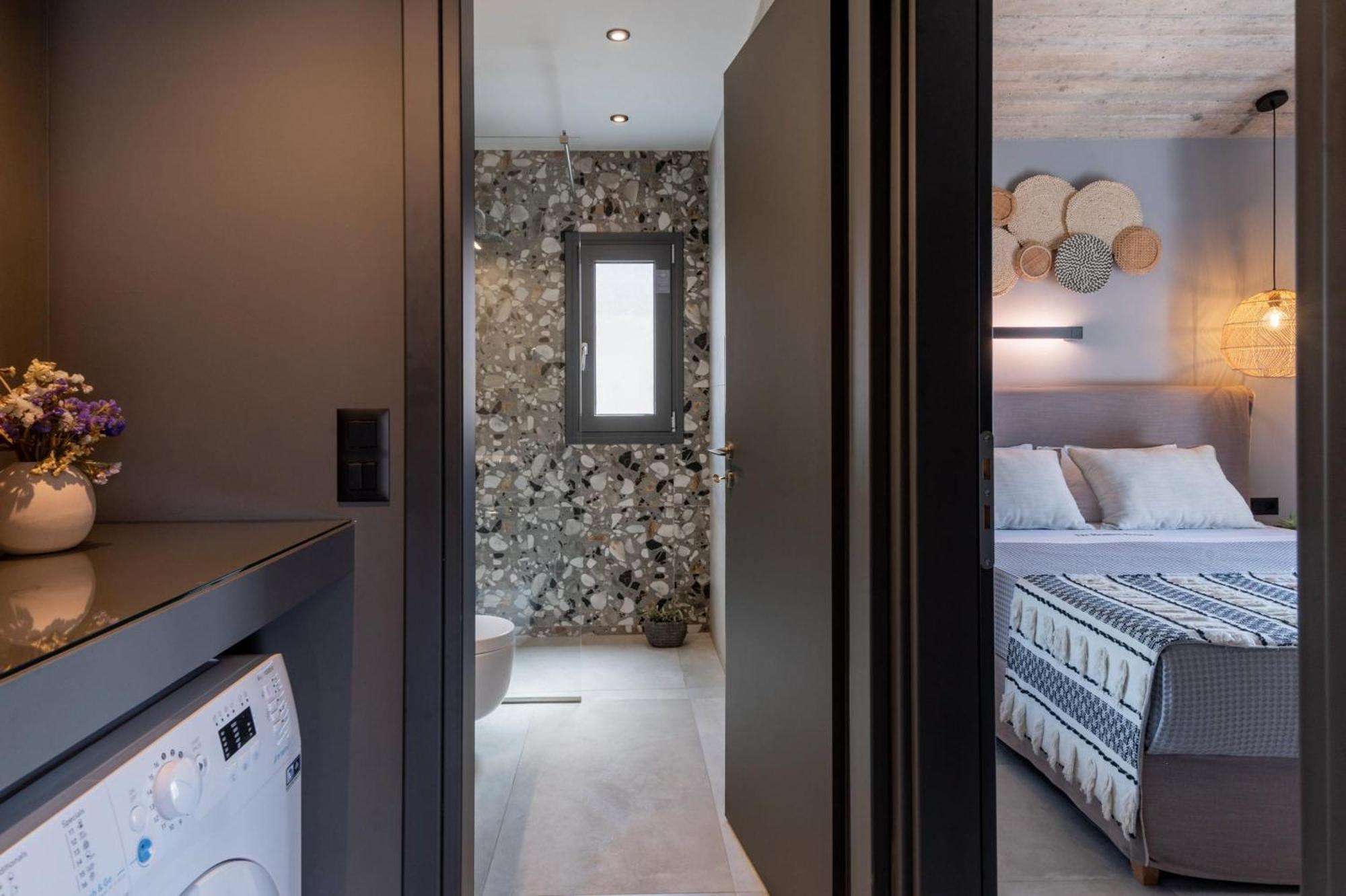De Bosset Suites Kefalonia アルゴストリオン エクステリア 写真
