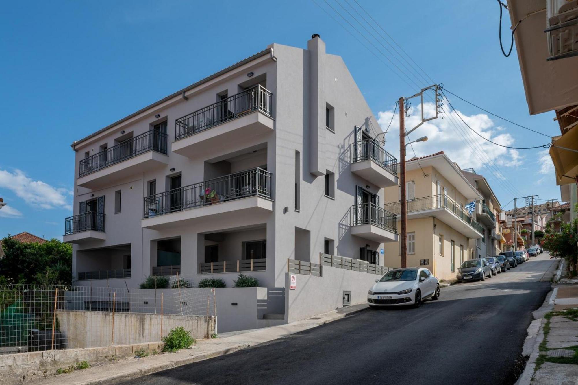 De Bosset Suites Kefalonia アルゴストリオン エクステリア 写真
