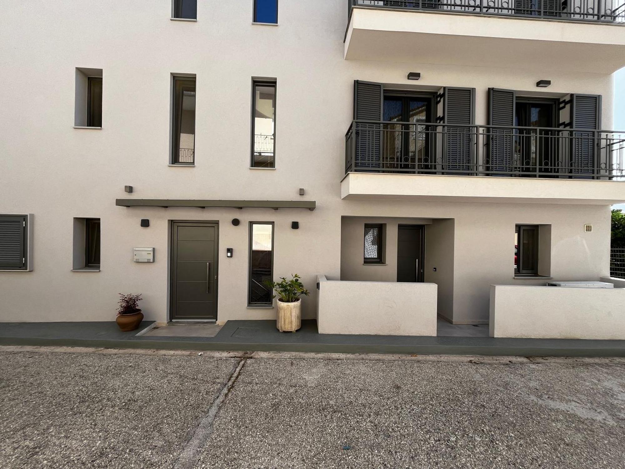De Bosset Suites Kefalonia アルゴストリオン エクステリア 写真
